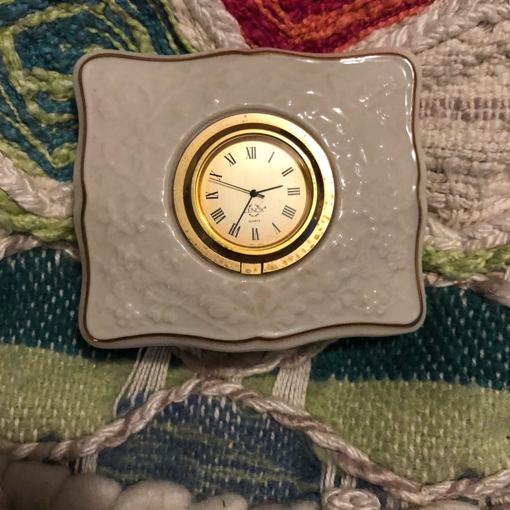 Boutique Ivory Gold Clock